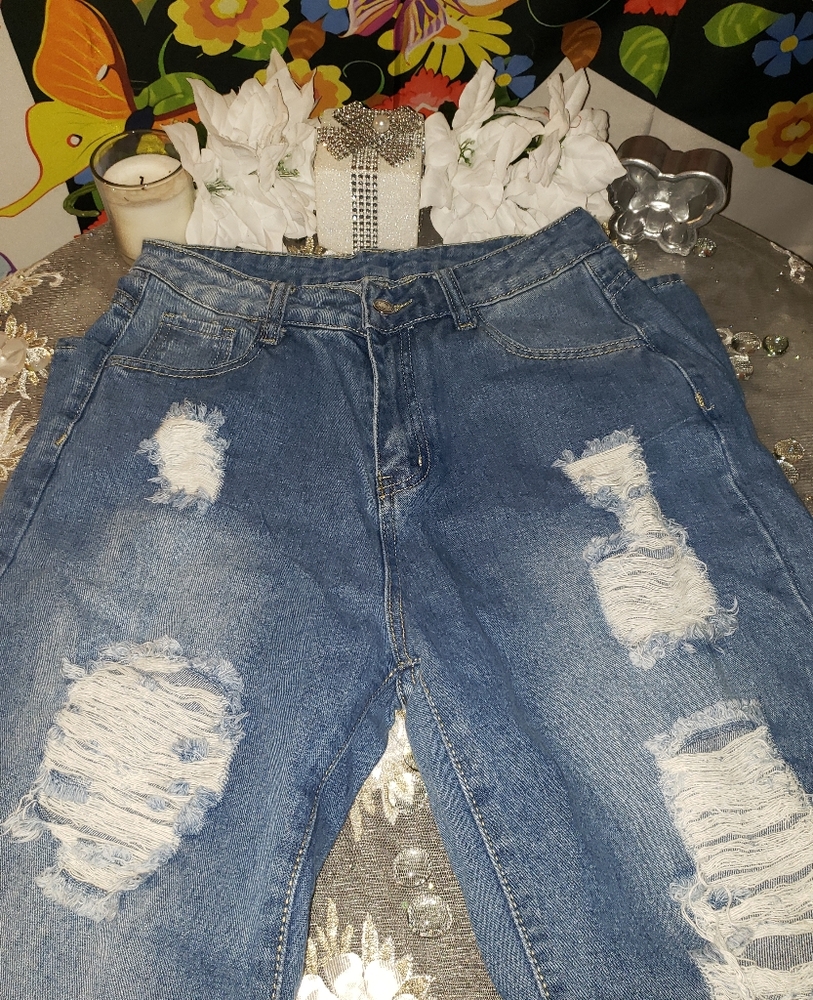 Women's Distressed Denim Jean's (4)